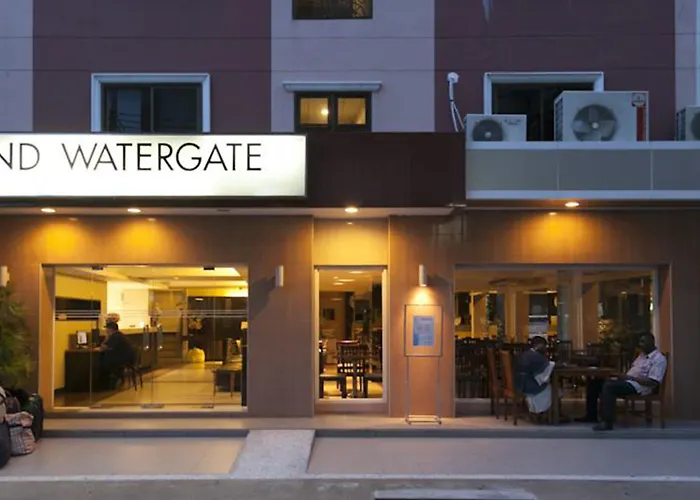 豪华水门酒店 酒店 3*