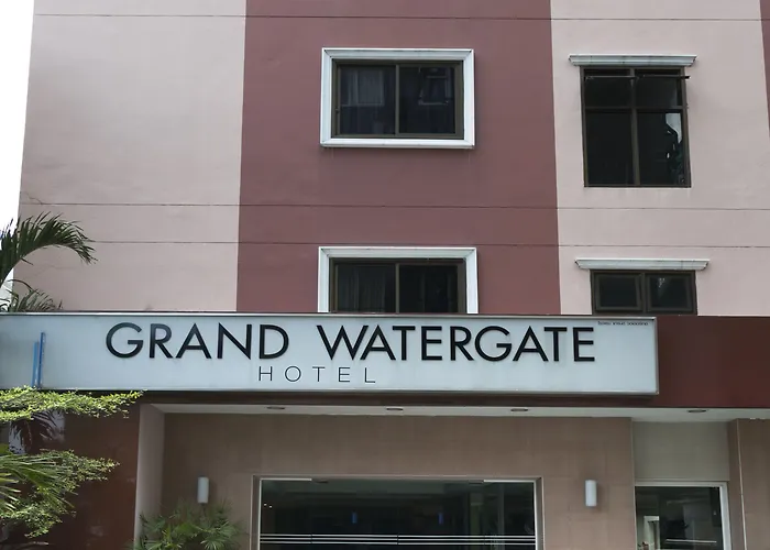 豪华水门酒店 酒店 3*