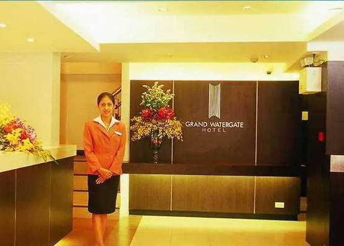 豪华水门酒店 酒店